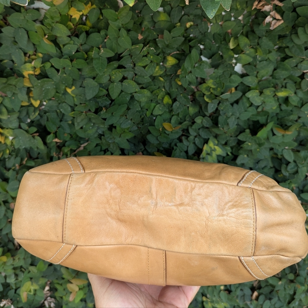 🤎 Coach Tan  Leather Hobo Bag - Picture 3 of 15
